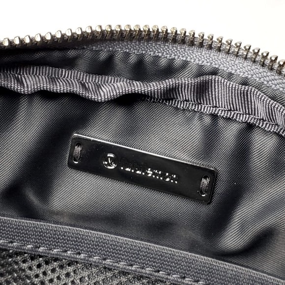 Lululemon Everywhere Grey Waist Belt Bag - Picture 8 of 10